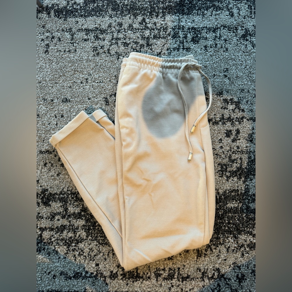 Men pants beige, 2024 Zara collection